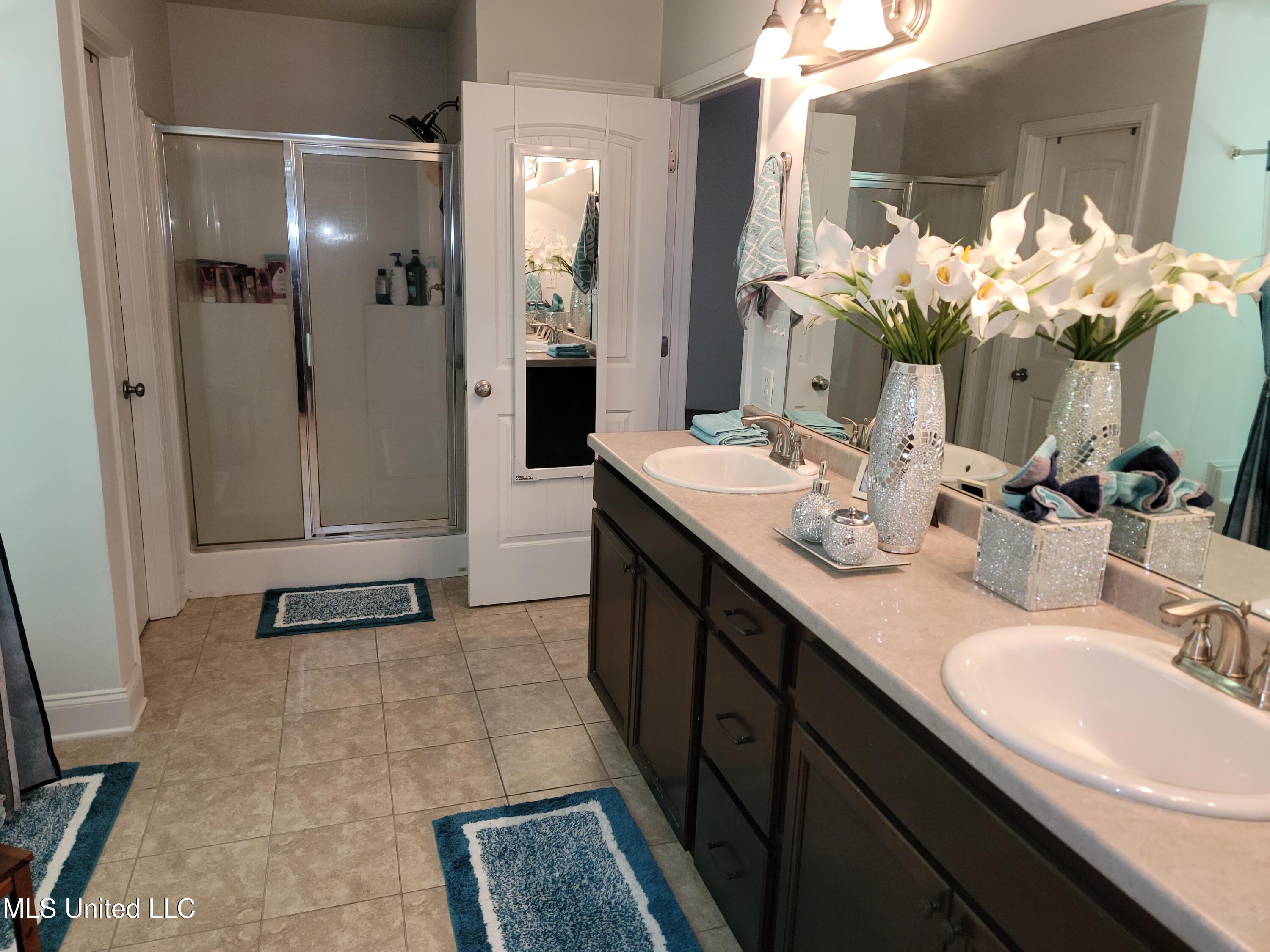 9598 Nielsen Drive Property Photo 14