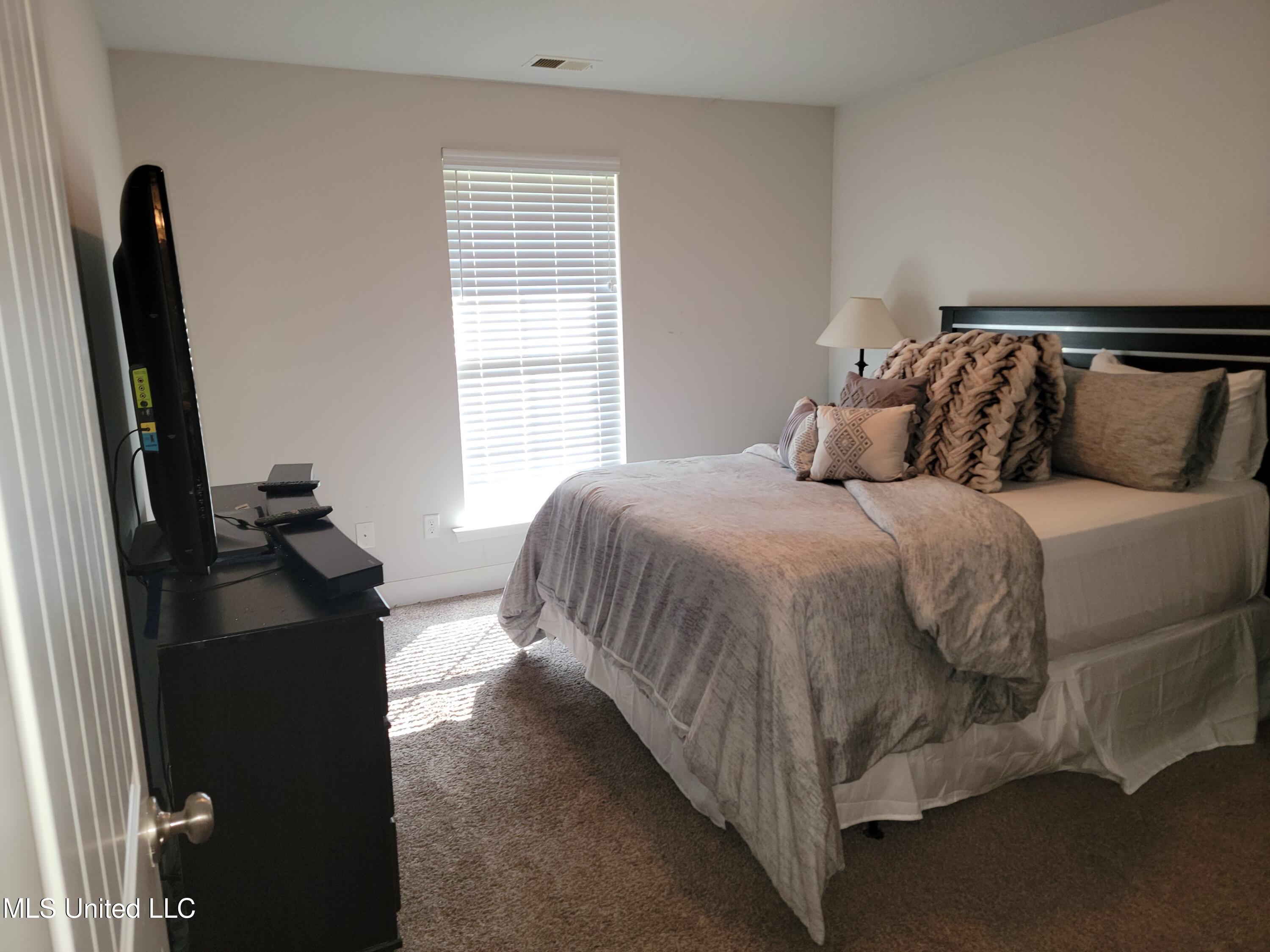 9598 Nielsen Drive Property Photo 15