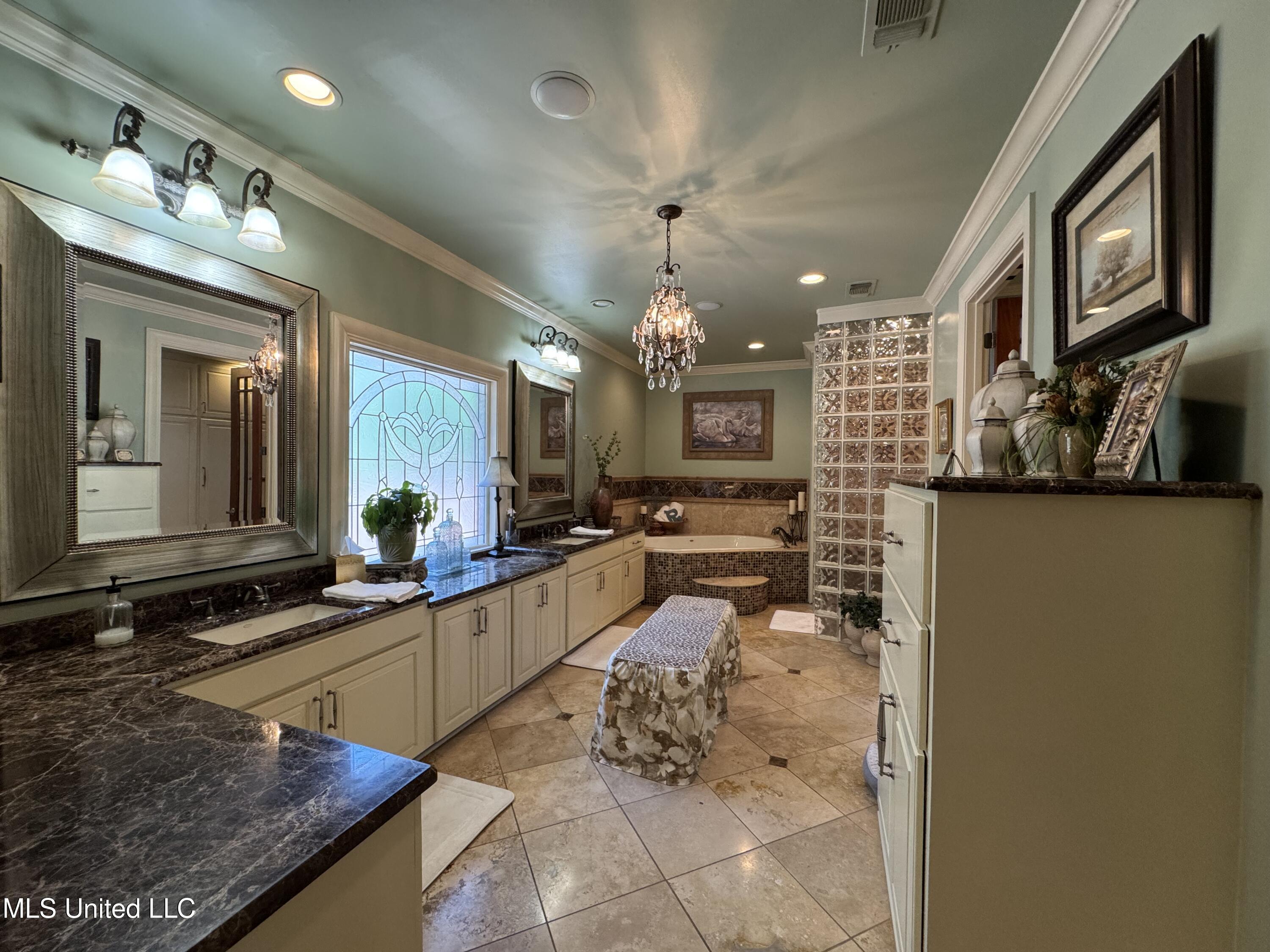 68 Southbrook Lane Property Photo 32