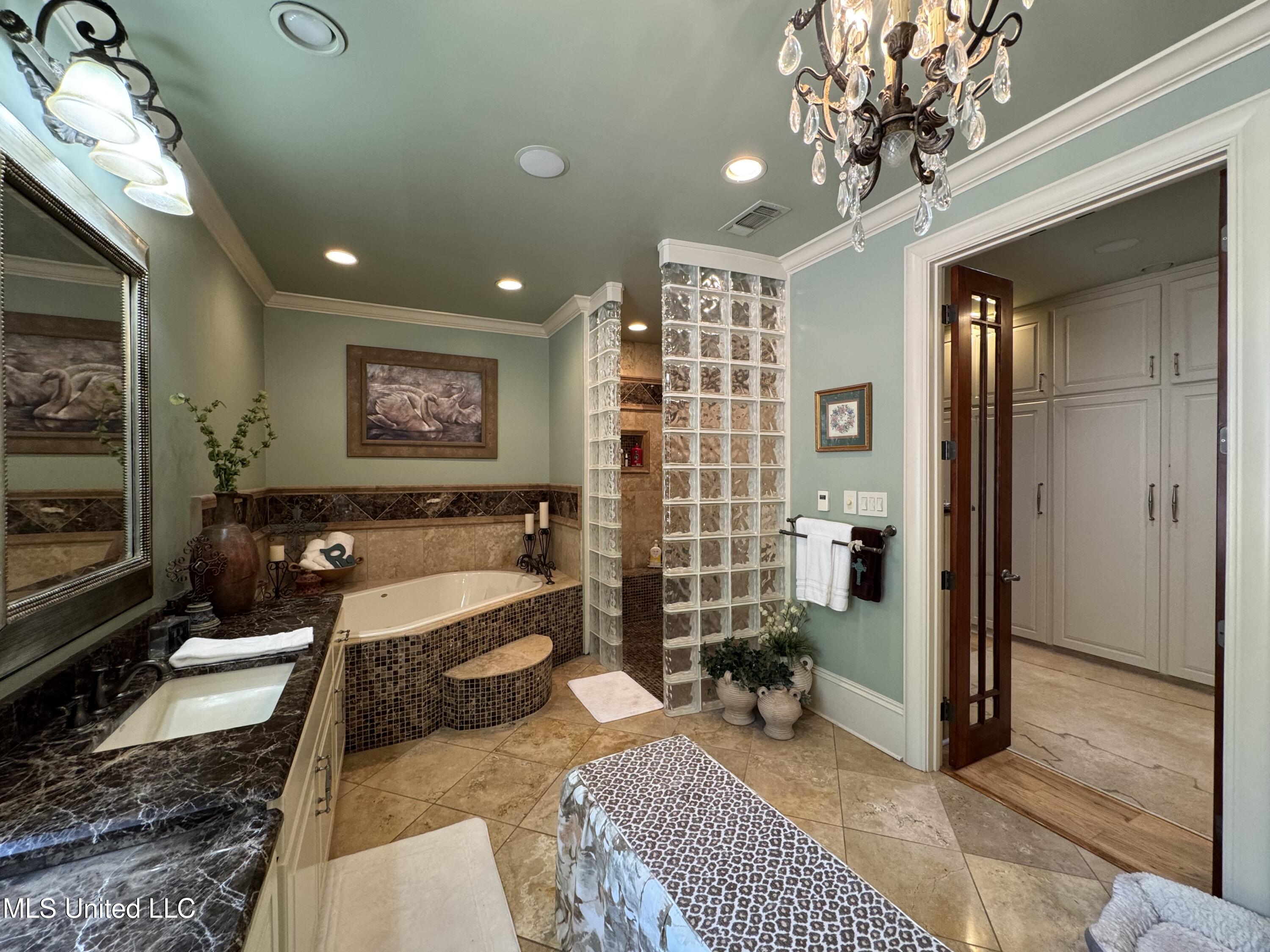 68 Southbrook Lane Property Photo 35