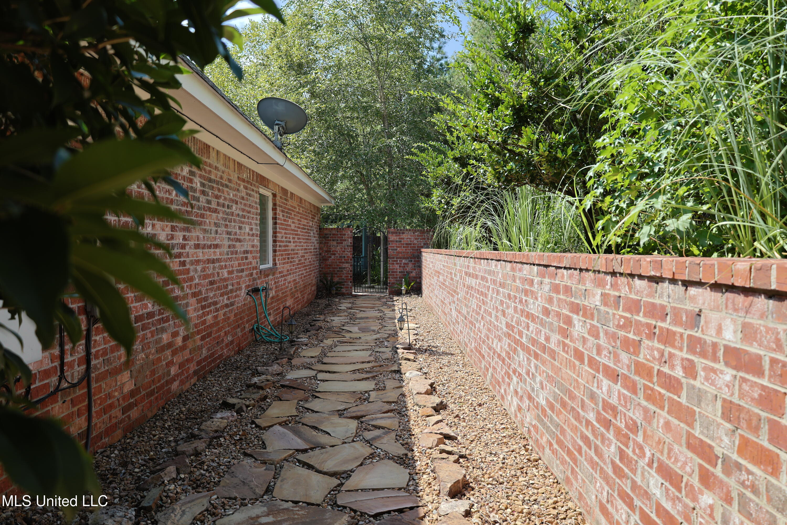 68 Southbrook Lane Property Photo 69