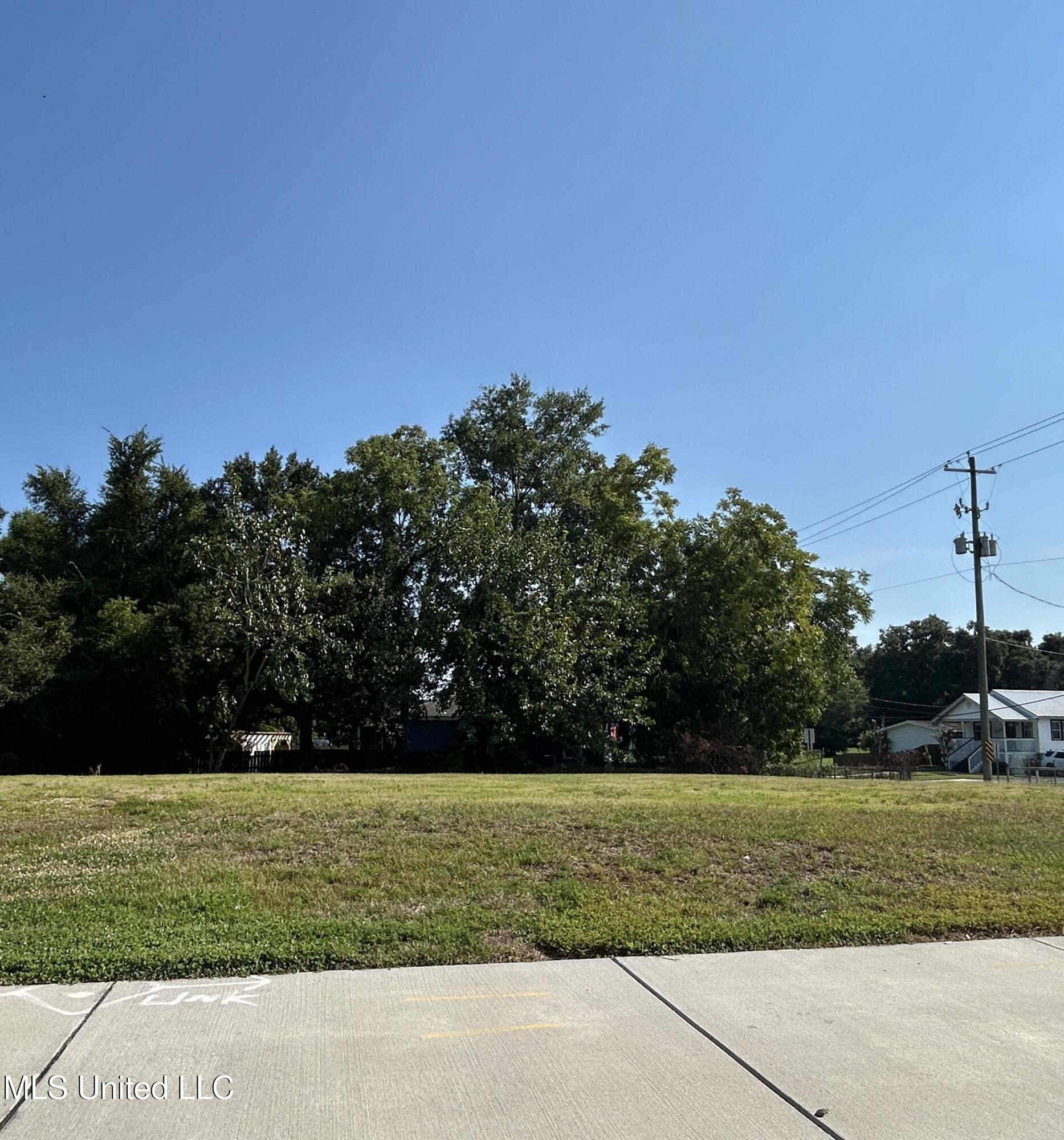 1067 Division Street Property Photo 1