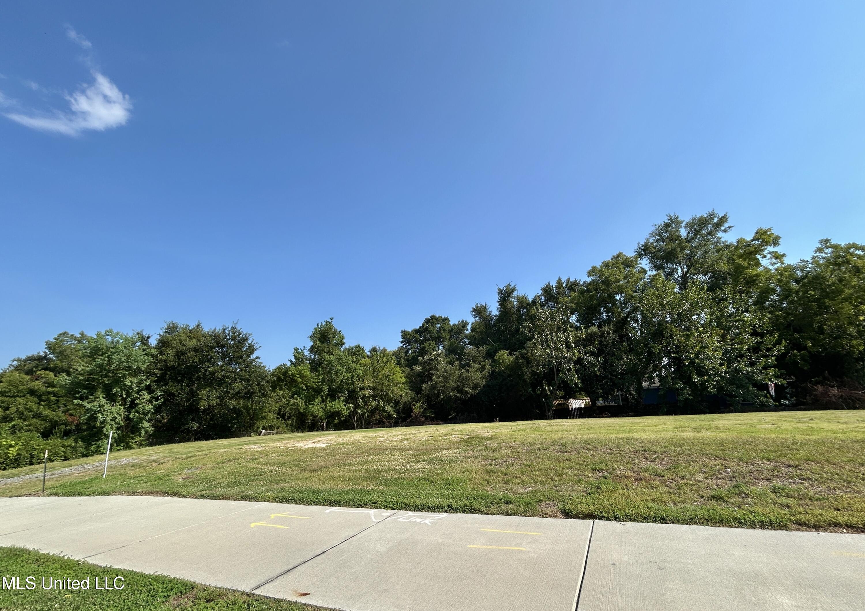 1067 Division Street Property Photo 8