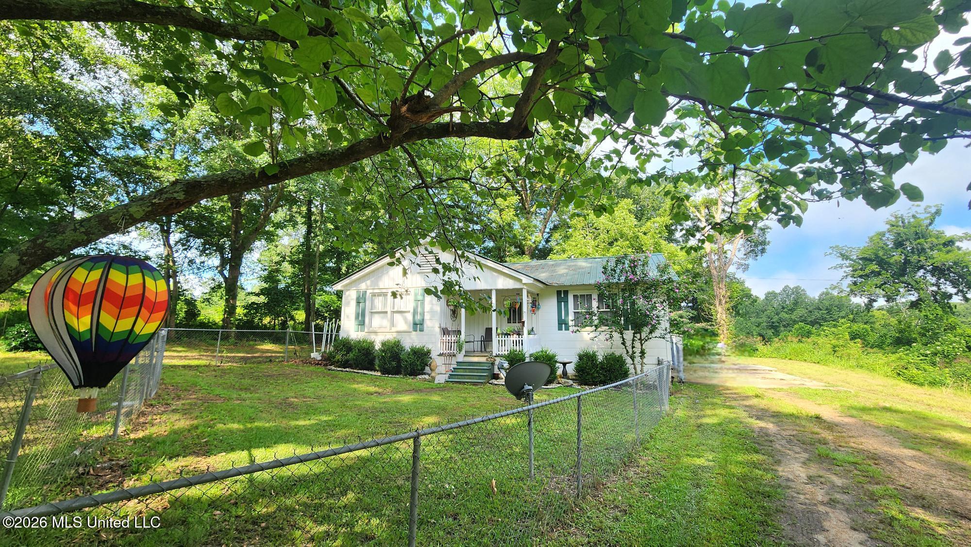 8 Lofton Lane Property Photo 2