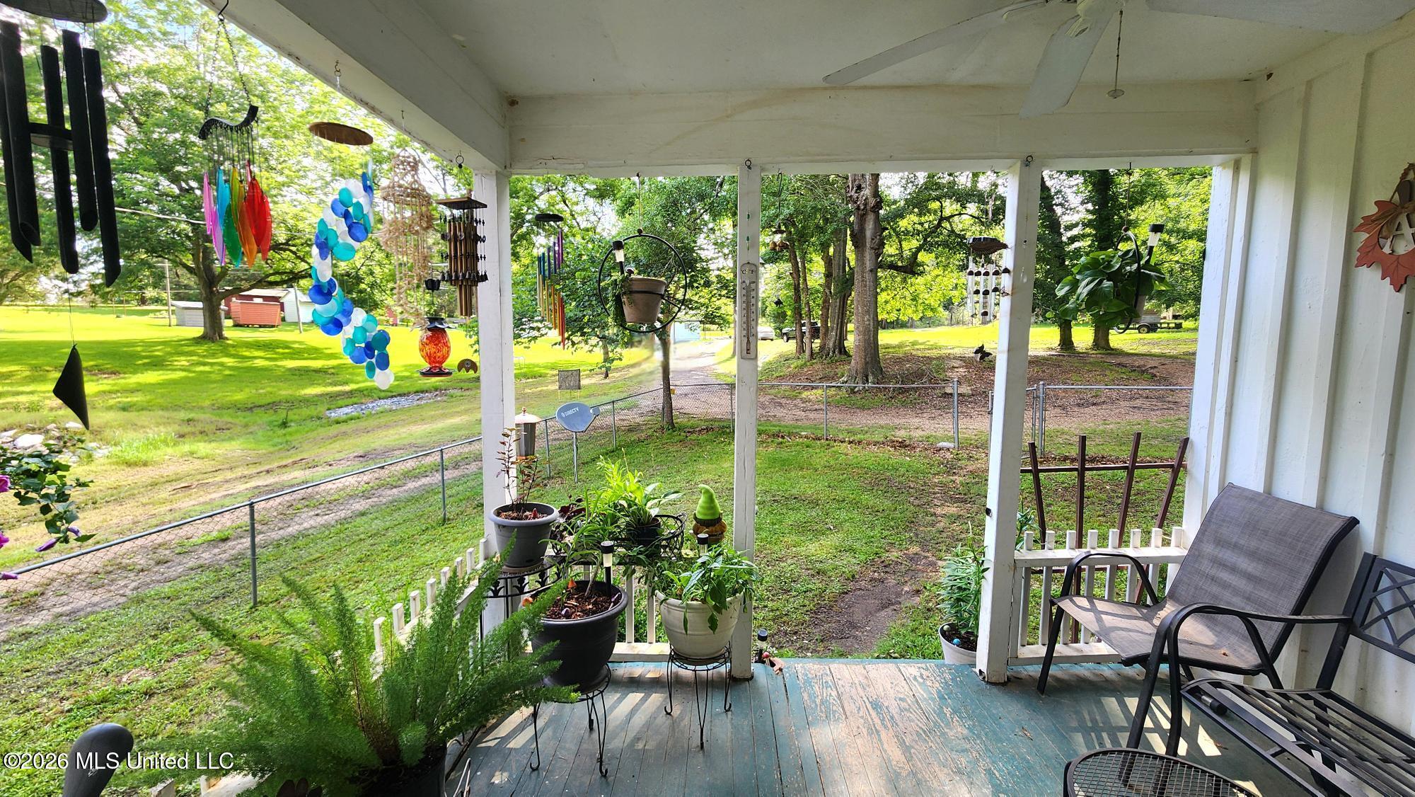 8 Lofton Lane Property Photo 3