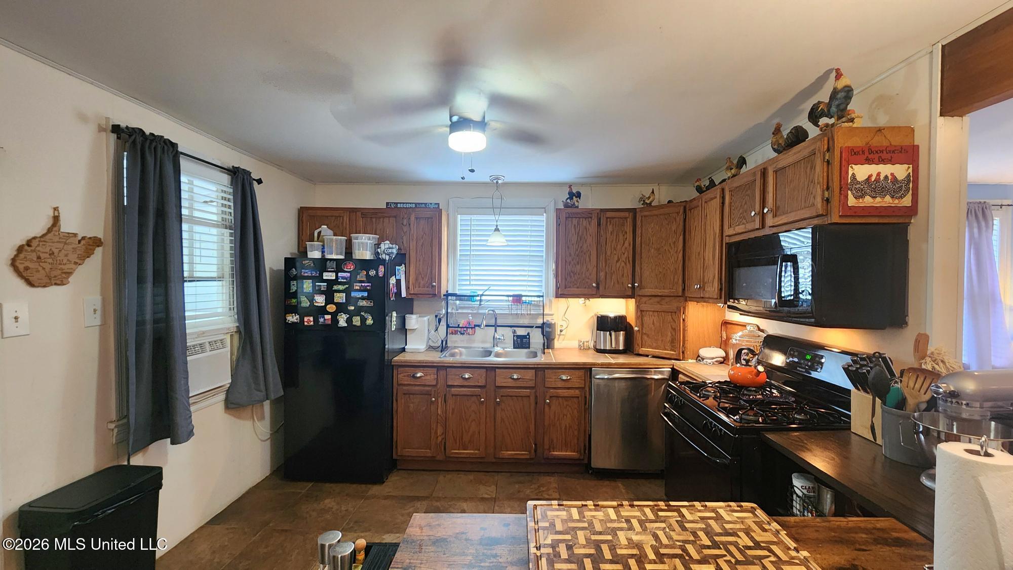 8 Lofton Lane Property Photo 11