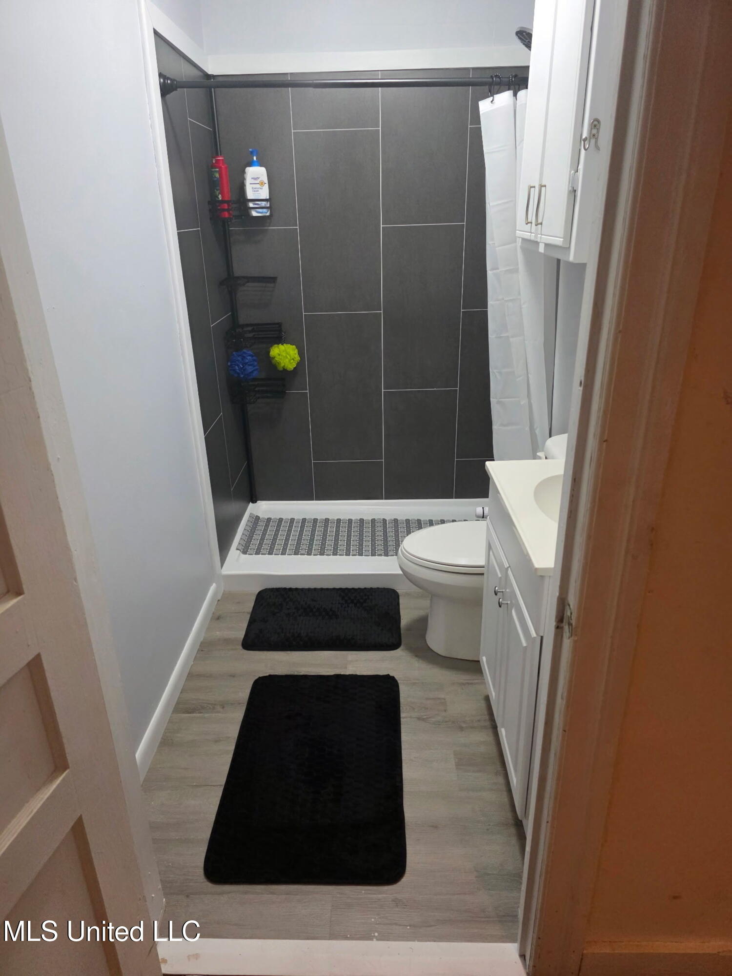 8 Lofton Lane Property Photo 14