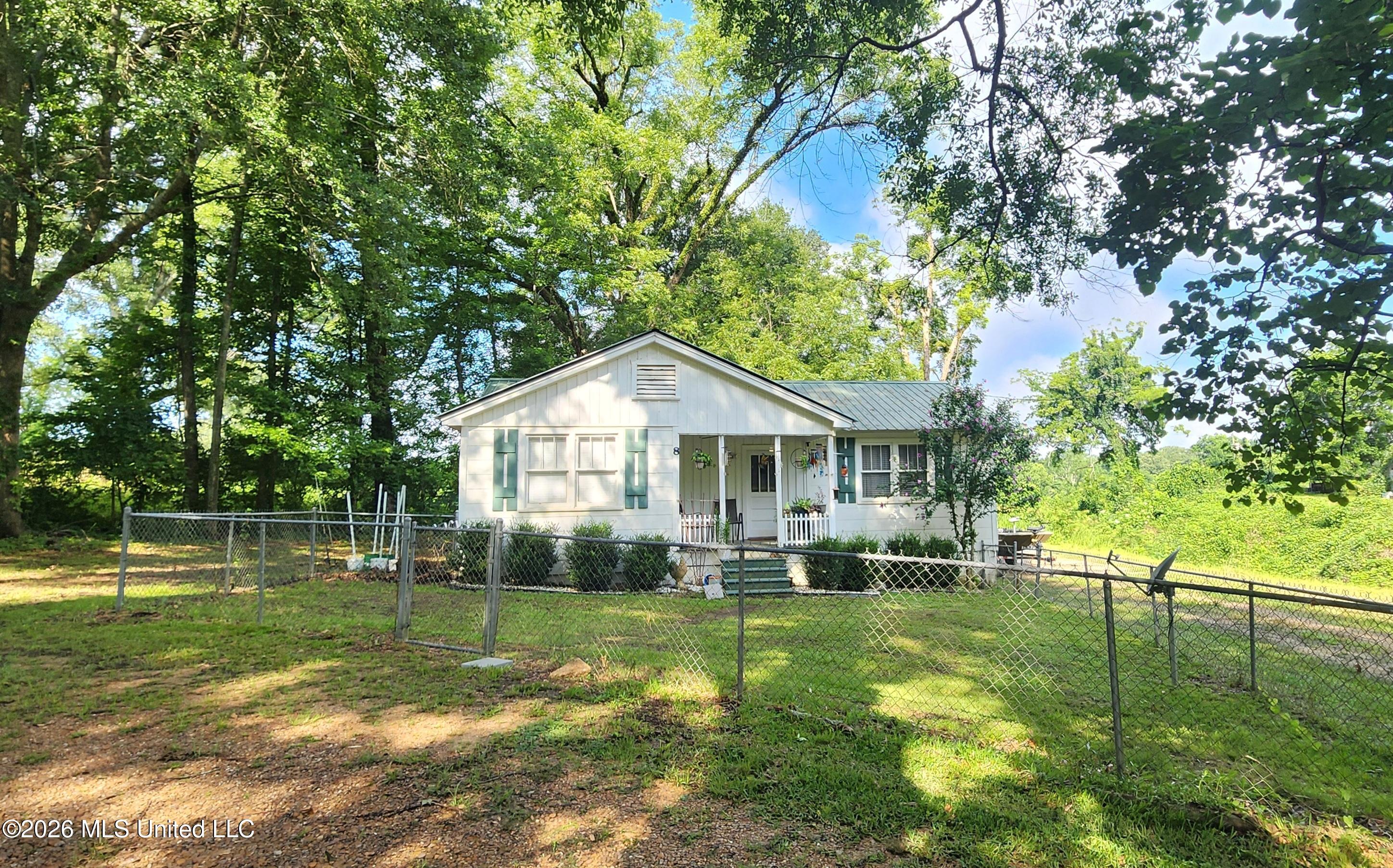 8 Lofton Lane Property Photo 21