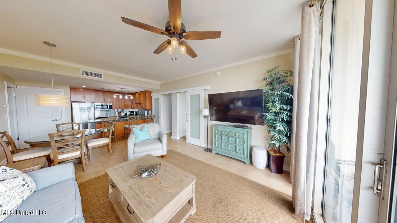 2060 Beach Boulevard Property Photo 5
