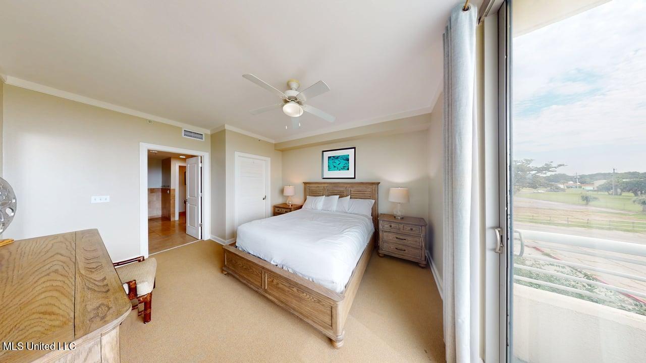 2060 Beach Boulevard Property Photo 11
