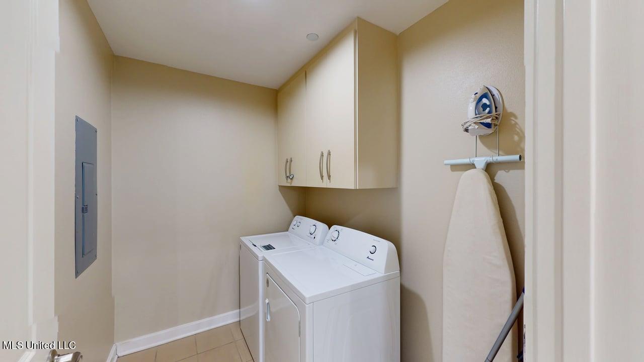 2060 Beach Boulevard Property Photo 14