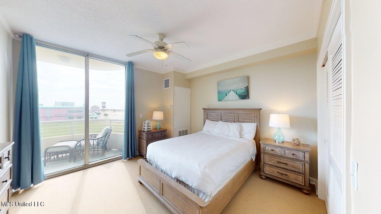 2060 Beach Boulevard Property Photo 15