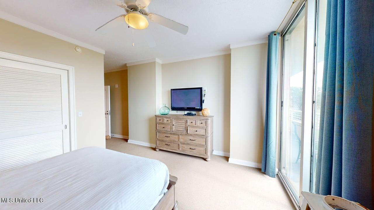 2060 Beach Boulevard Property Photo 17