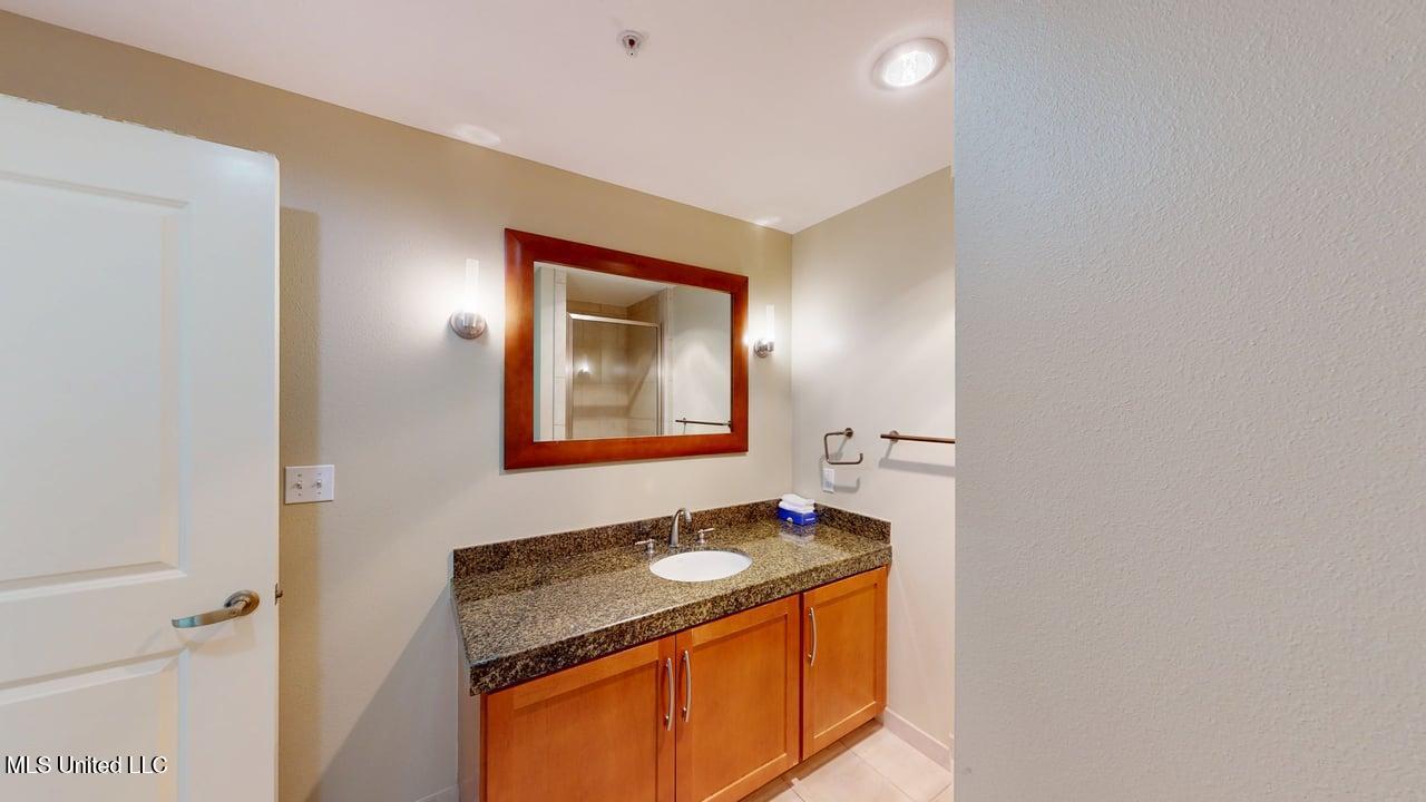 2060 Beach Boulevard Property Photo 19