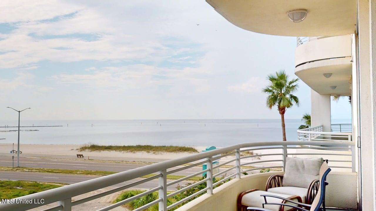 2060 Beach Boulevard Property Photo 20