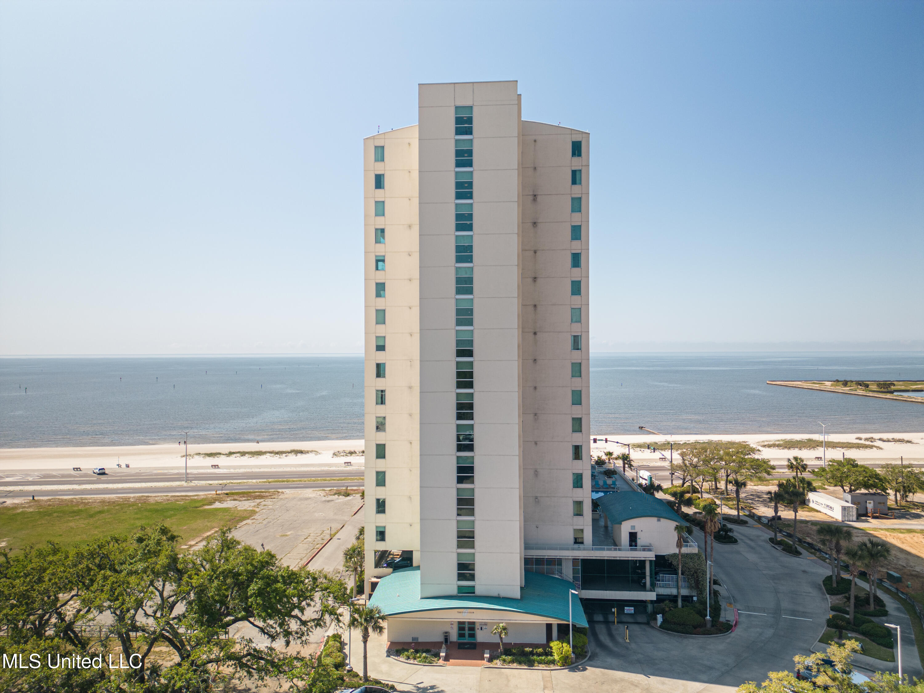 2060 Beach Boulevard Property Photo 26