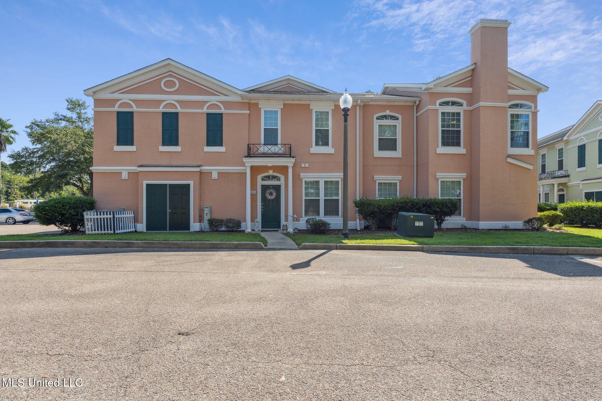 2252 Beach Drive Property Photo 1