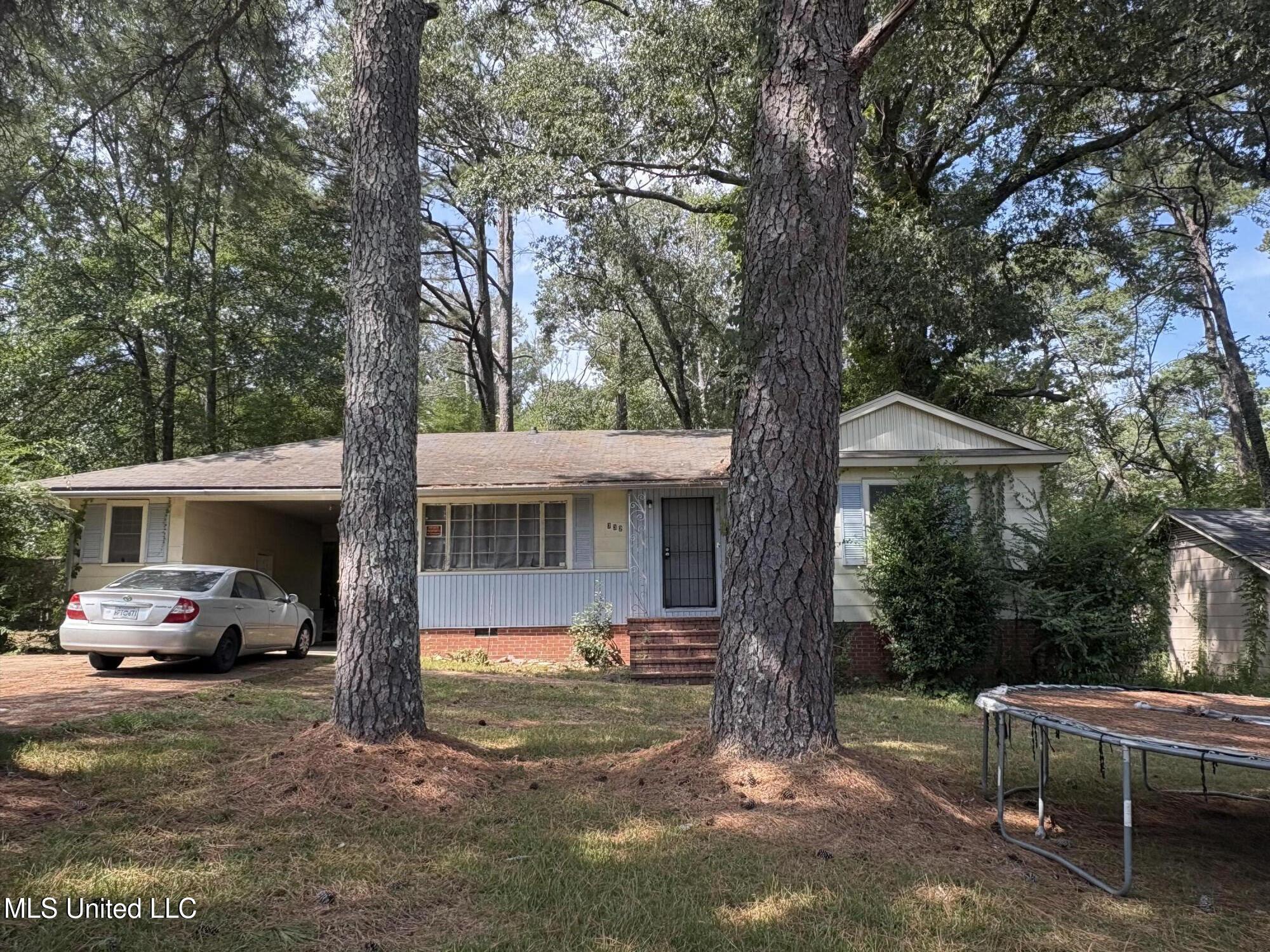 732 Monterey Street Property Photo 1
