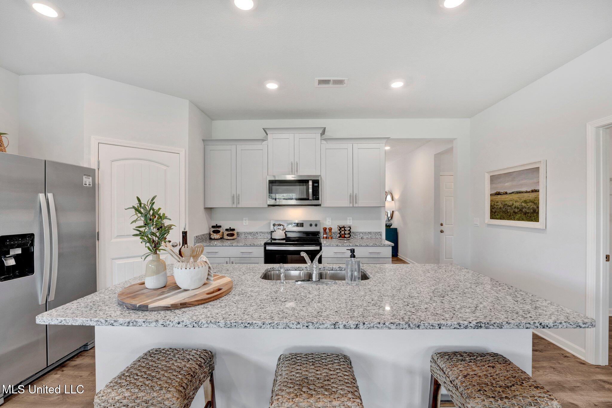 85 Harvest Dance Drive Property Photo 6