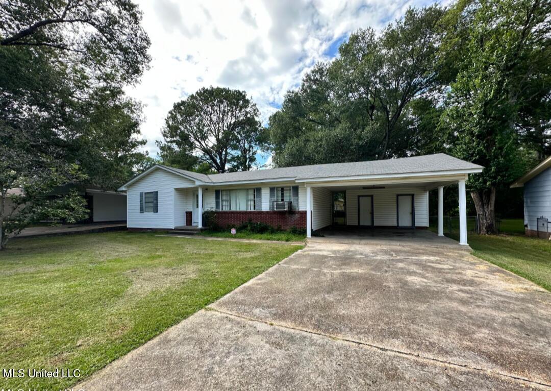 1044 Cooper Road Property Photo 2