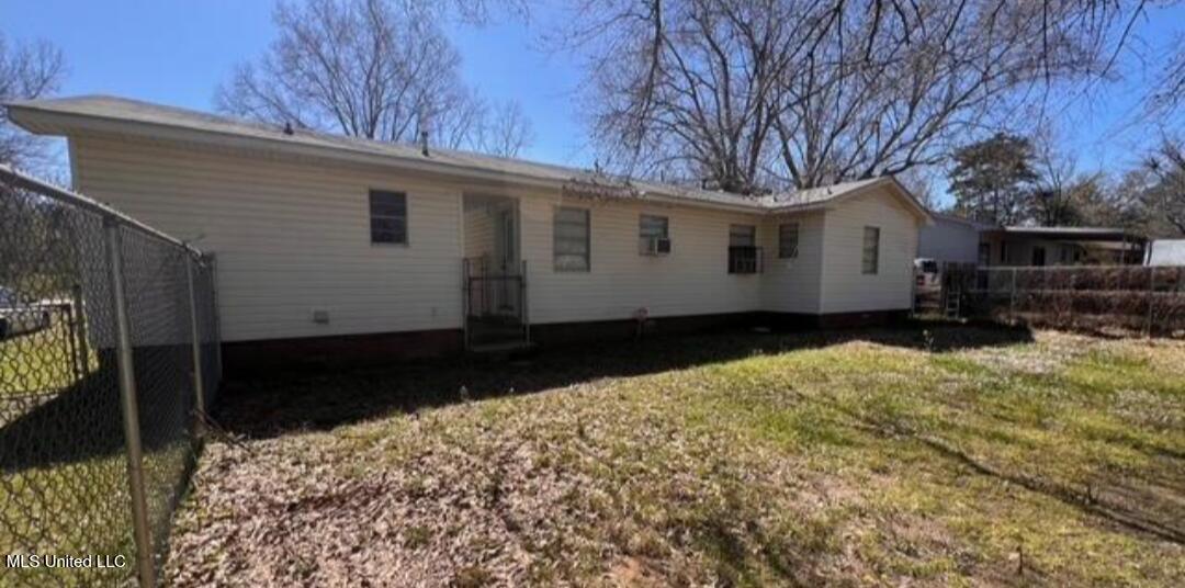 1044 Cooper Road Property Photo 3