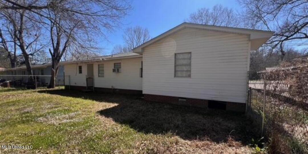 1044 Cooper Road Property Photo 4