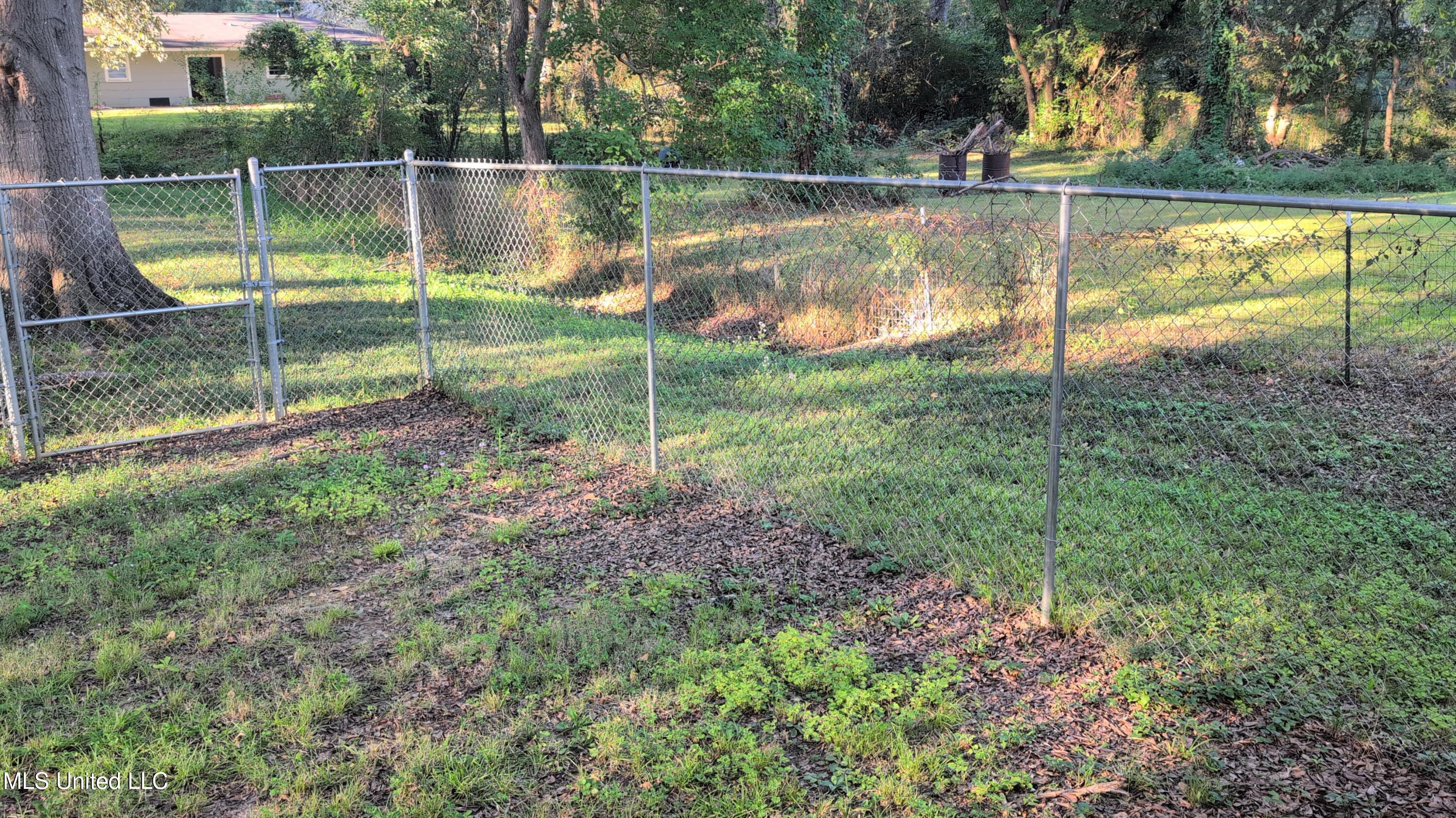 1044 Cooper Road Property Photo 5