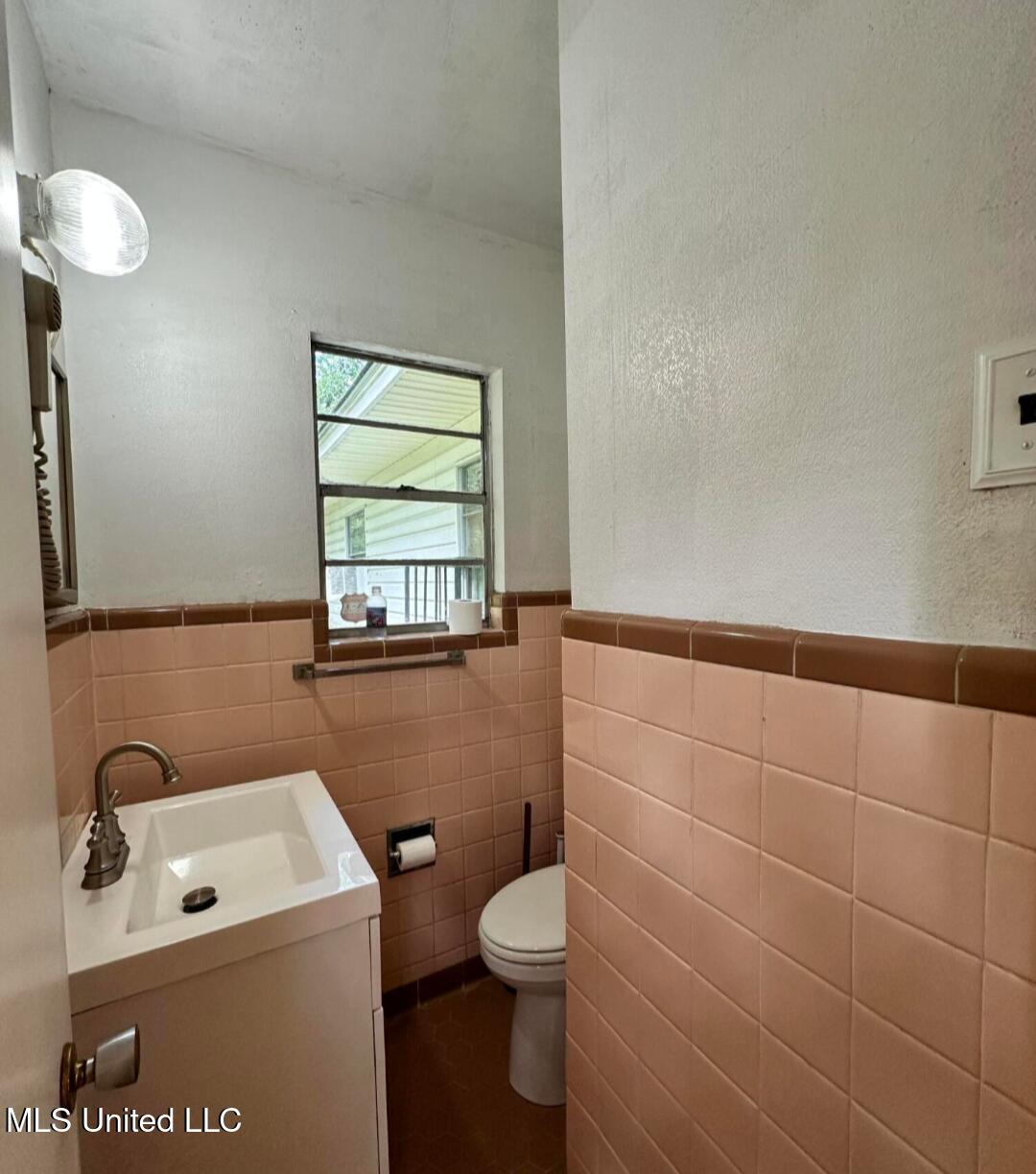 1044 Cooper Road Property Photo 11