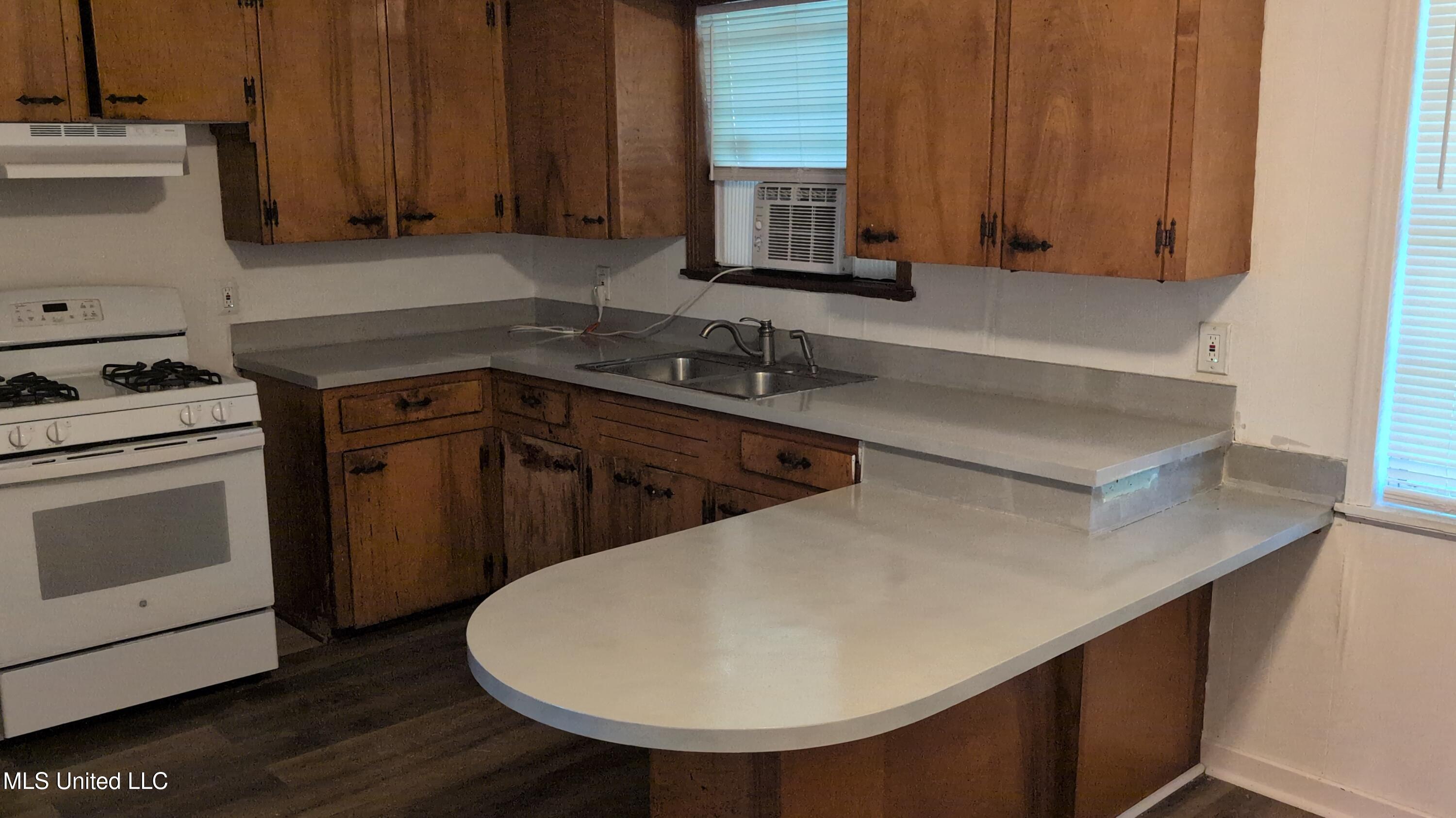 1044 Cooper Road Property Photo 17