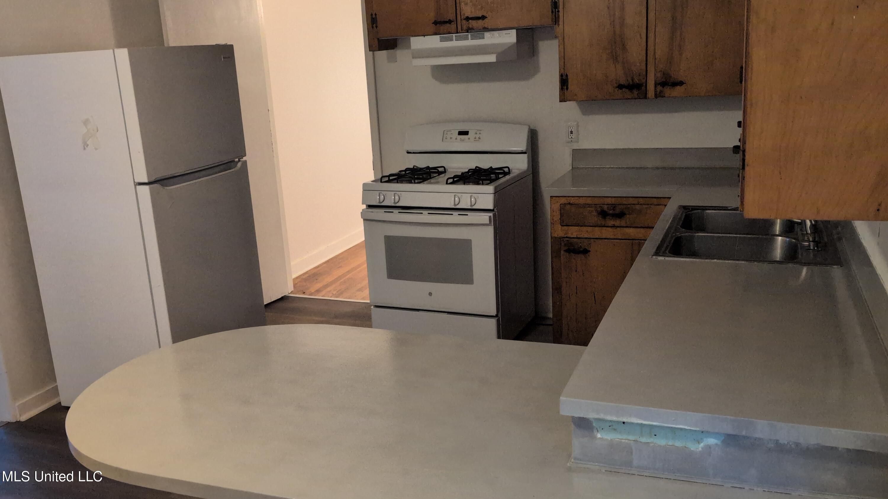 1044 Cooper Road Property Photo 18