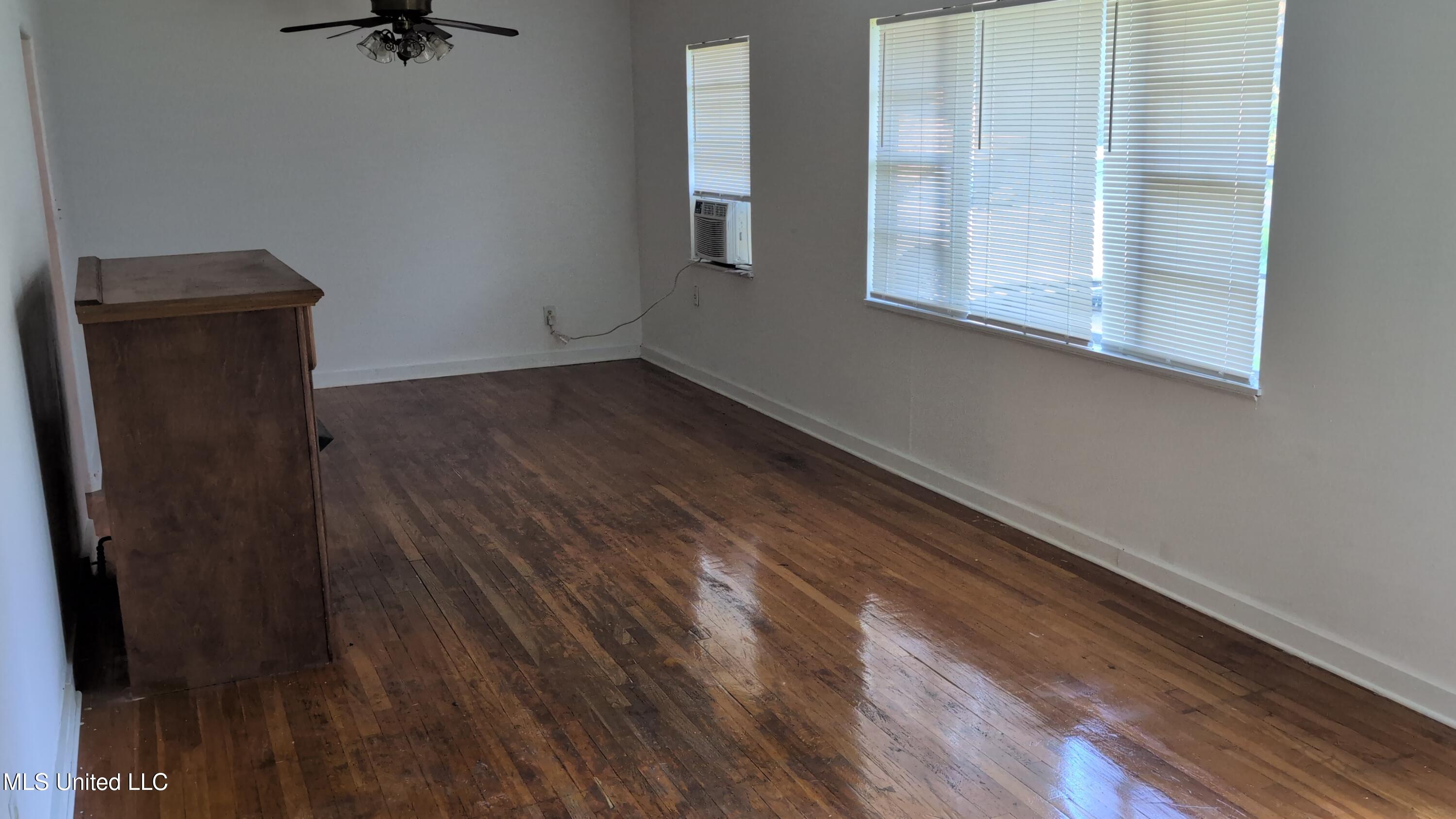 1044 Cooper Road Property Photo 20