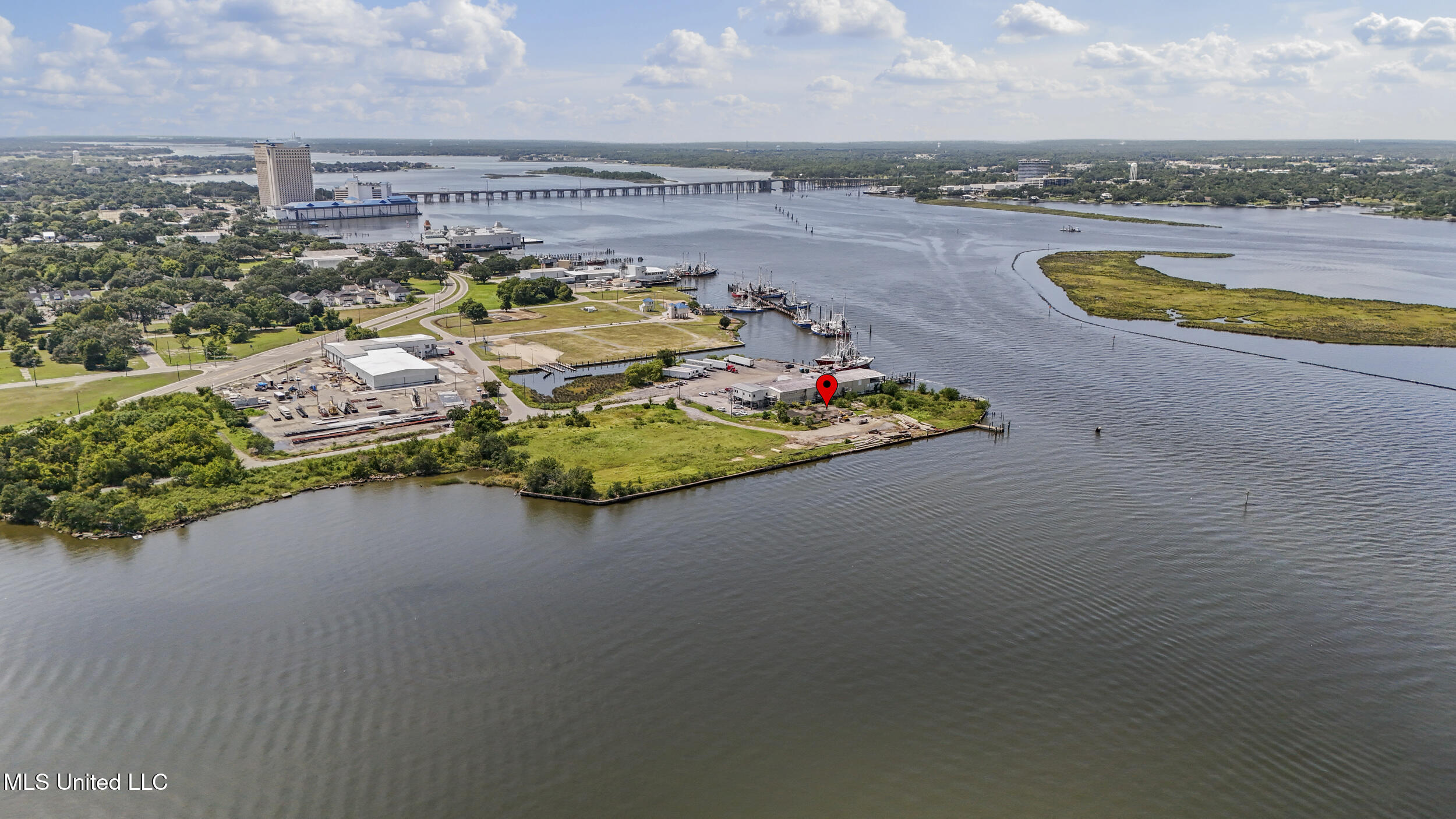 540 Bayview Avenue Property Photo 10