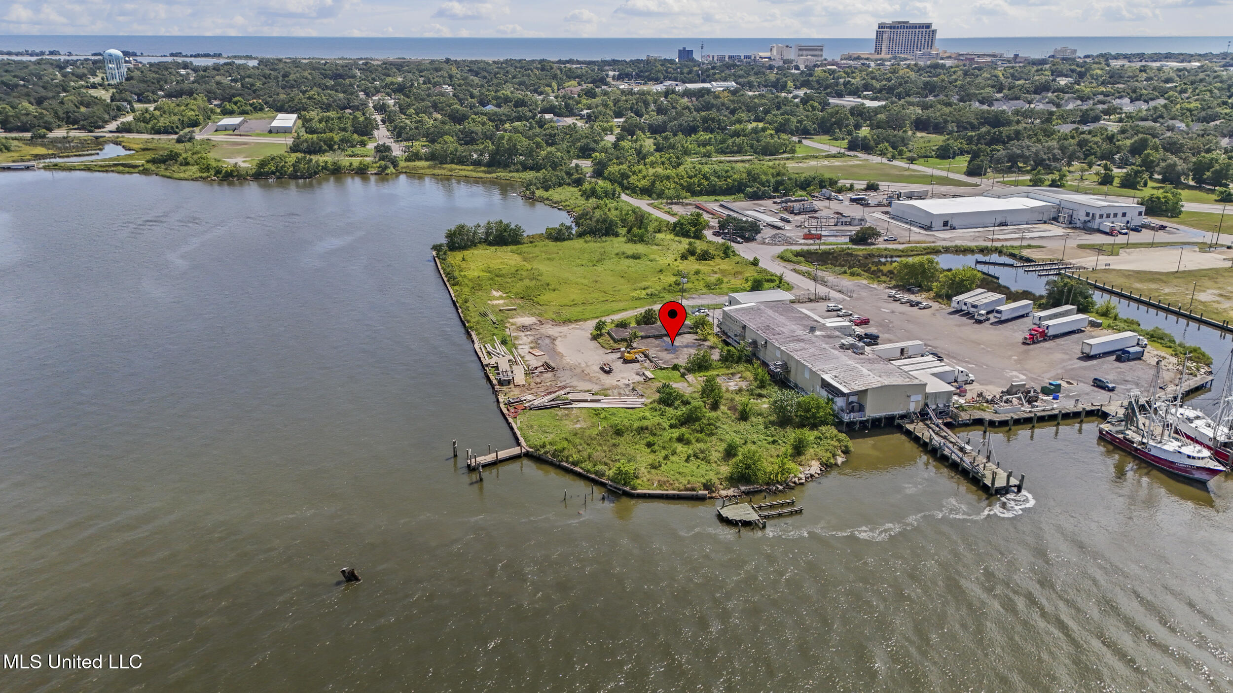 540 Bayview Avenue Property Photo 11