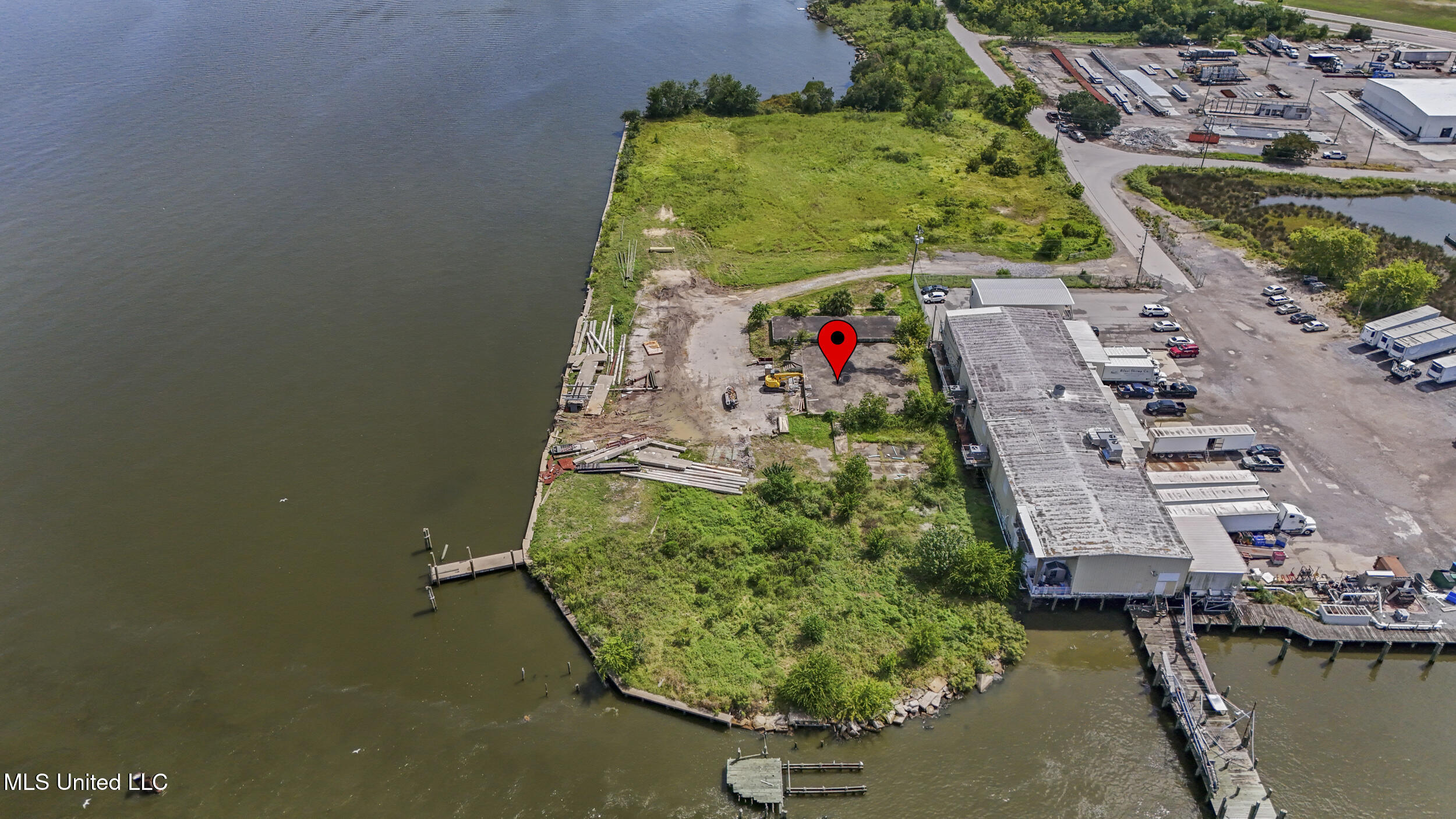 540 Bayview Avenue Property Photo 12