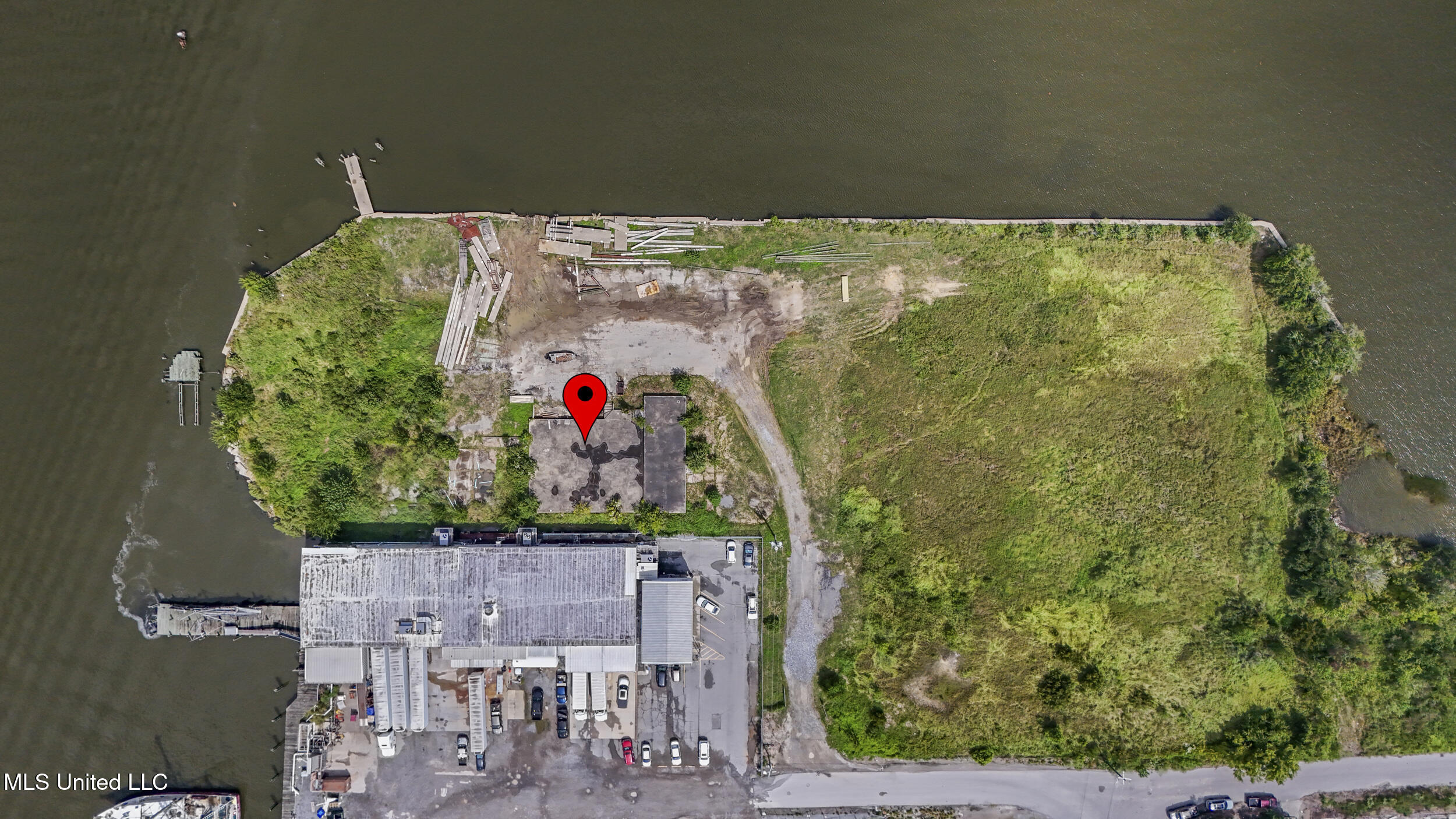 540 Bayview Avenue Property Photo 14