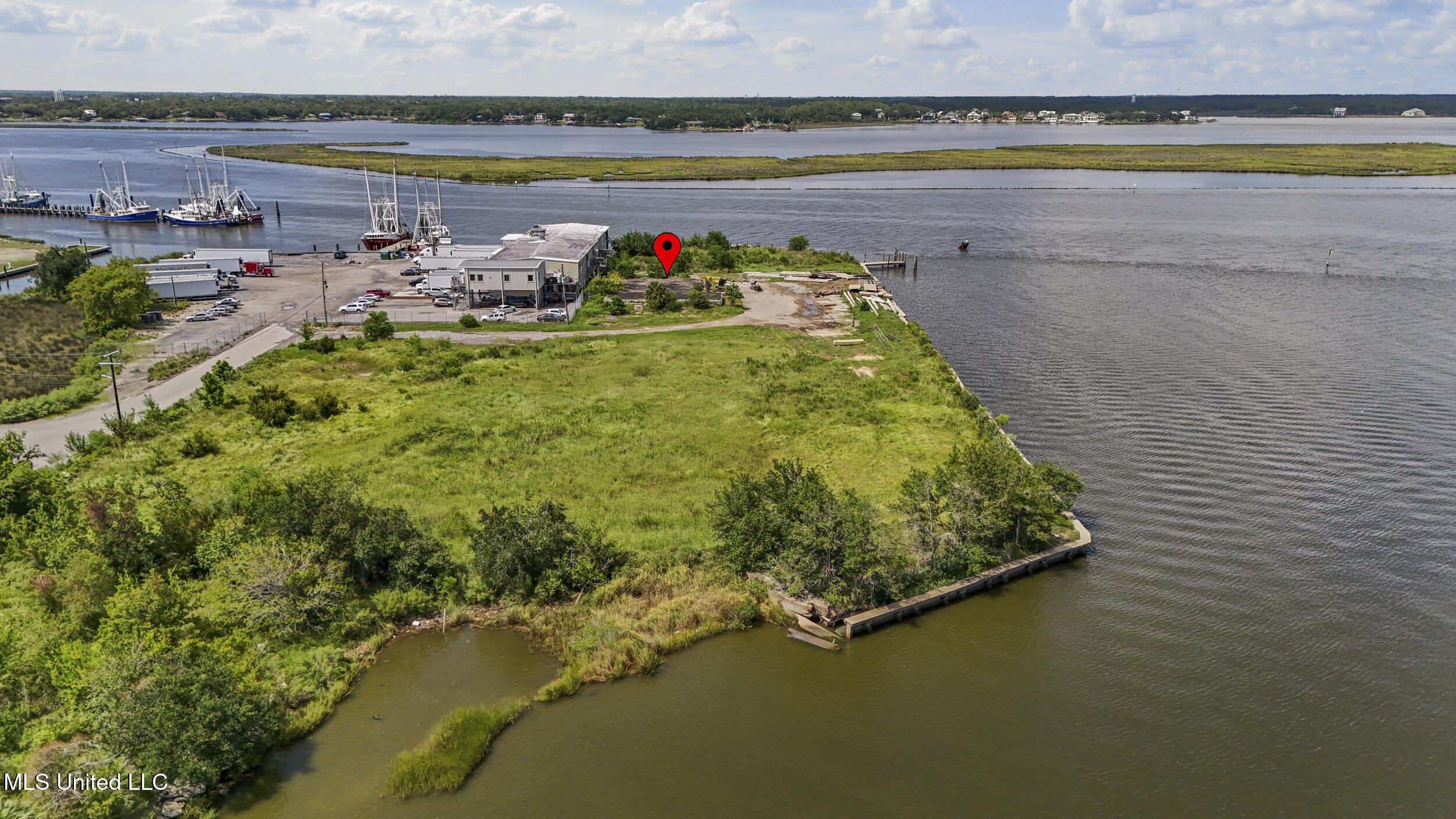 540 Bayview Avenue Property Photo 18