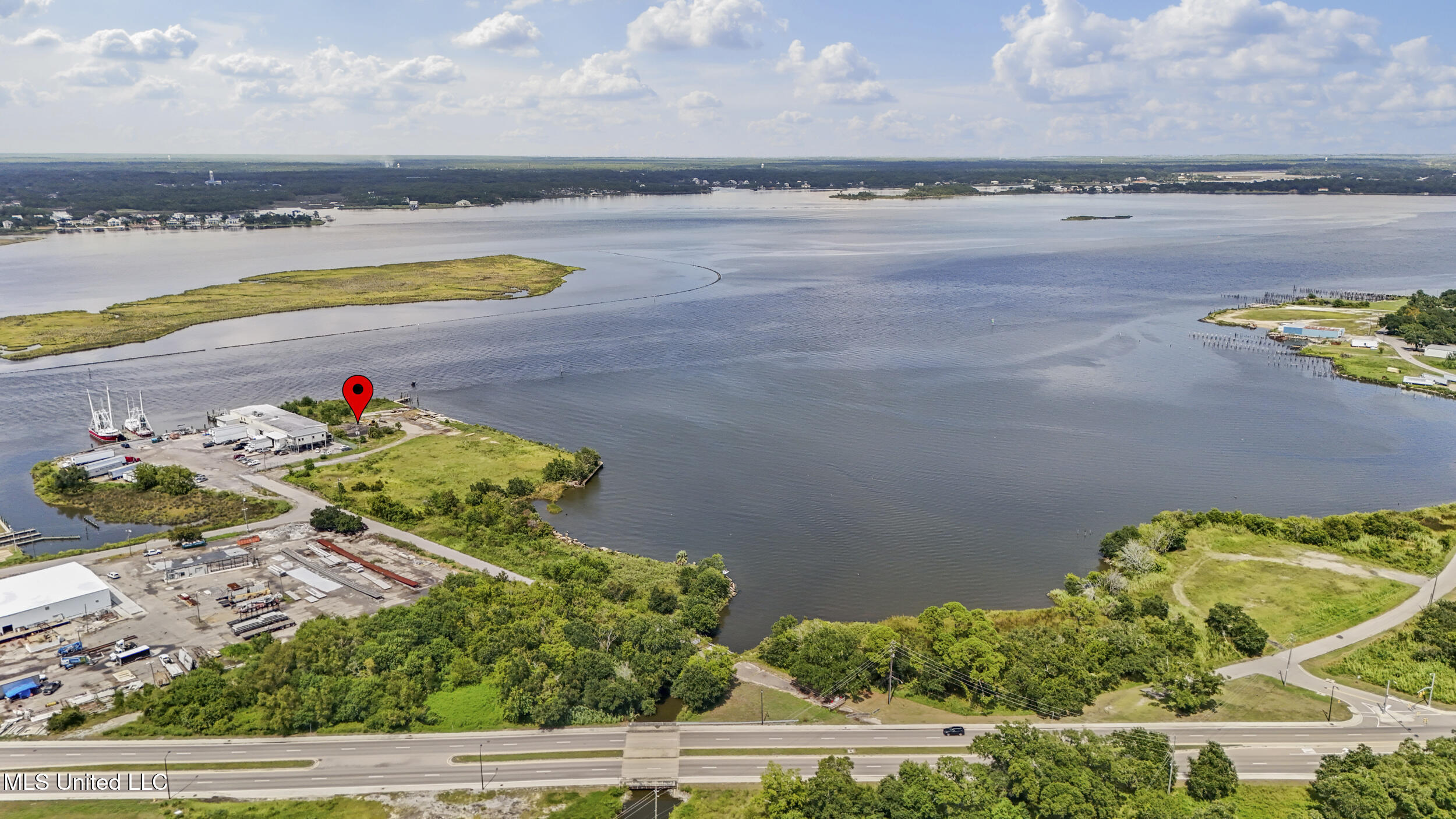 540 Bayview Avenue Property Photo 19