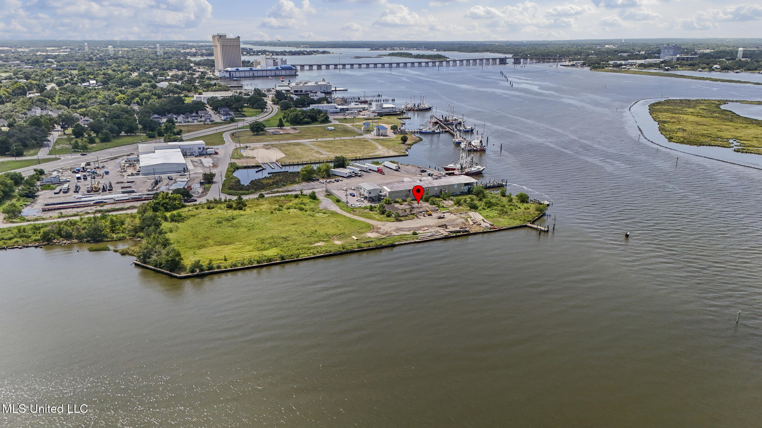 540 Bayview Avenue Property Photo 20