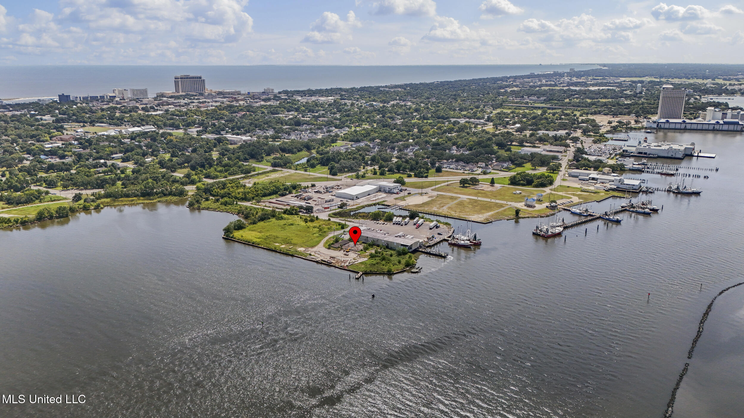 540 Bayview Avenue Property Photo 21