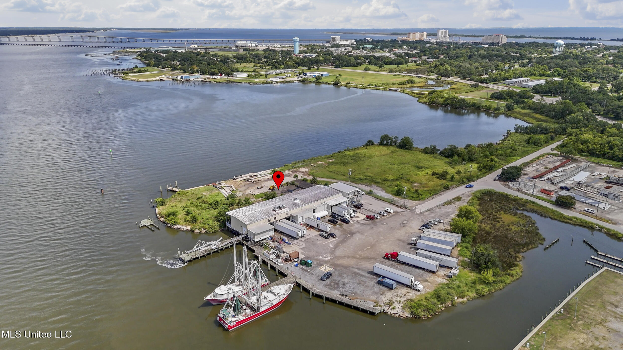 540 Bayview Avenue Property Photo 22