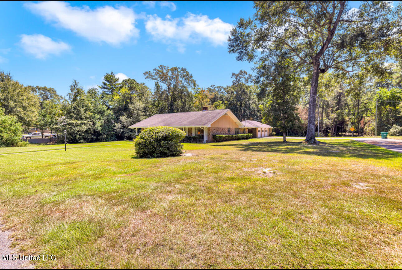 211 S Boley Drive Property Photo 4