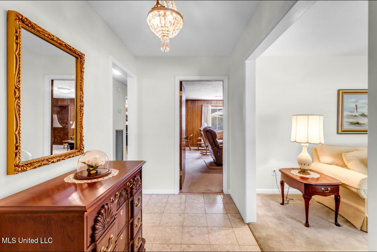 211 S Boley Drive Property Photo 7