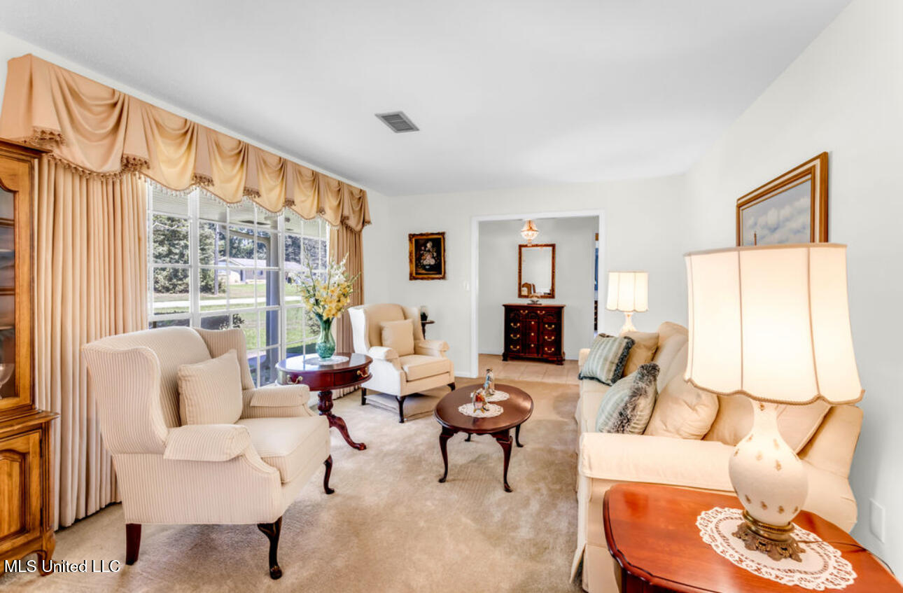 211 S Boley Drive Property Photo 9