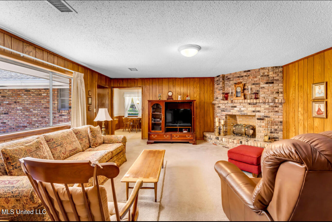 211 S Boley Drive Property Photo 12