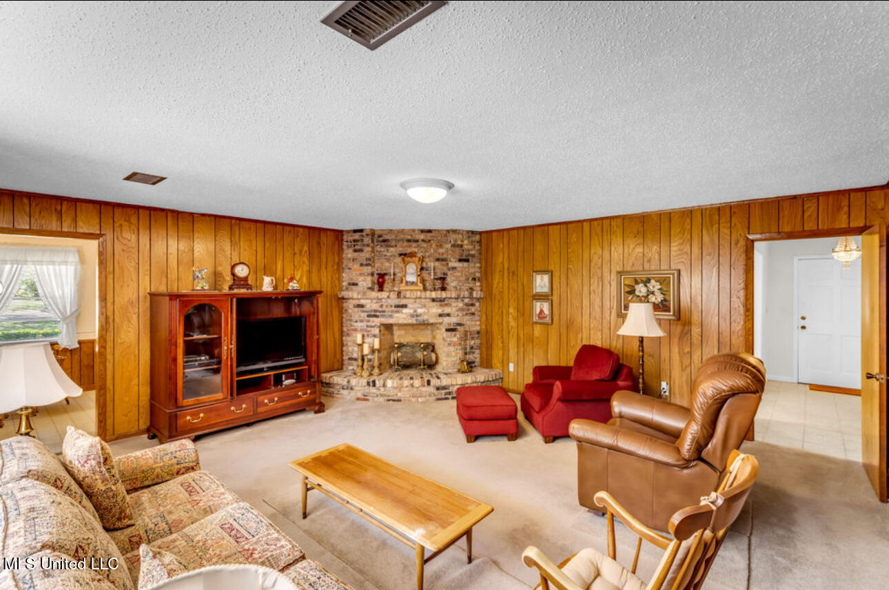 211 S Boley Drive Property Photo 13