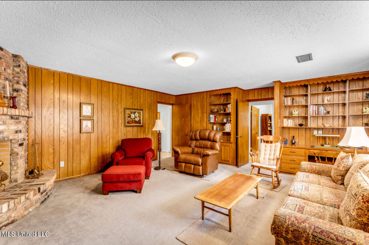 211 S Boley Drive Property Photo 14