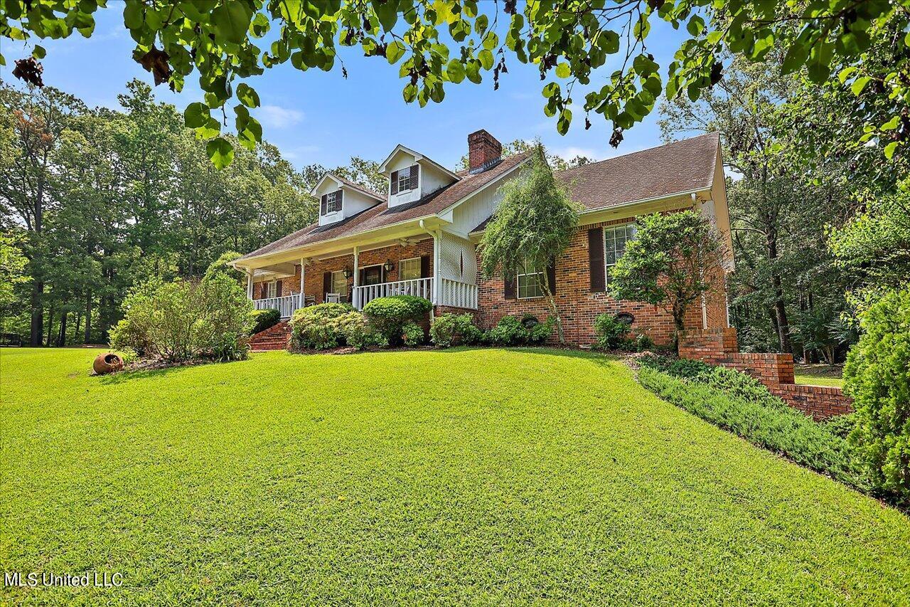 1600 Pine Hill Drive Property Photo 2