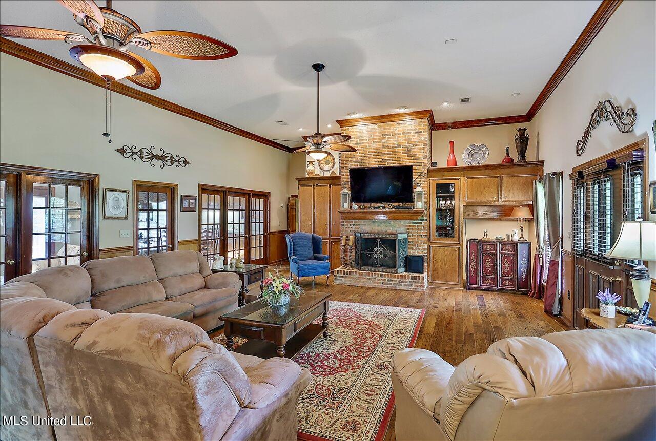 1600 Pine Hill Drive Property Photo 12