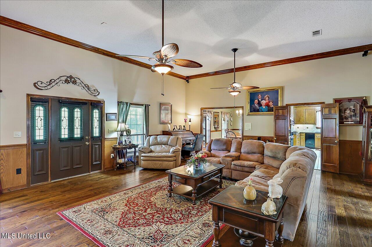 1600 Pine Hill Drive Property Photo 14