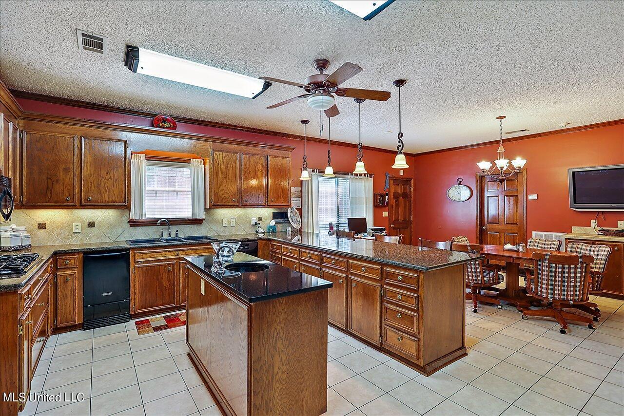 1600 Pine Hill Drive Property Photo 15